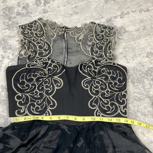 Karen Millen Baroque Embroidered Swirl Mini Fit Flare Party Dress Black Gold 8 - Picture 12 of 16